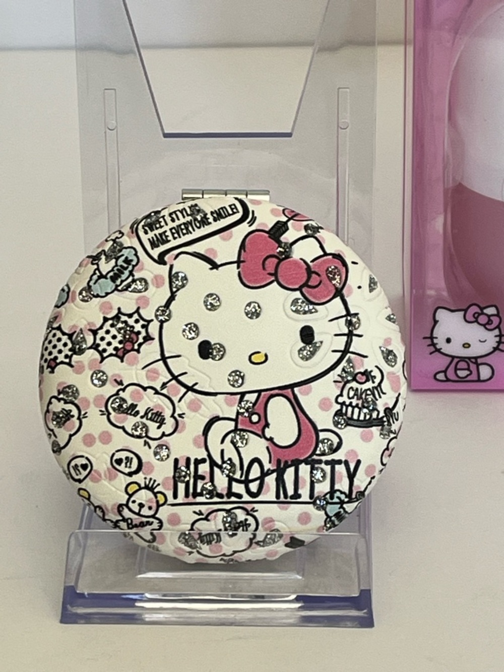 Hello Kitty 4-Piece Makeup Essentials - Picture 3 of 15